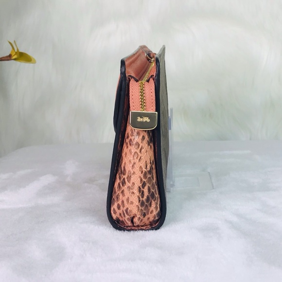 Coach Flap Signature Clutch wristlet wallet in subtle coral color leather! NWOT - Picture 9 of 13